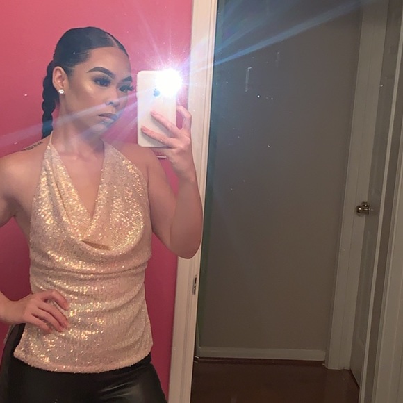 Backless Top - Picture 4 of 4